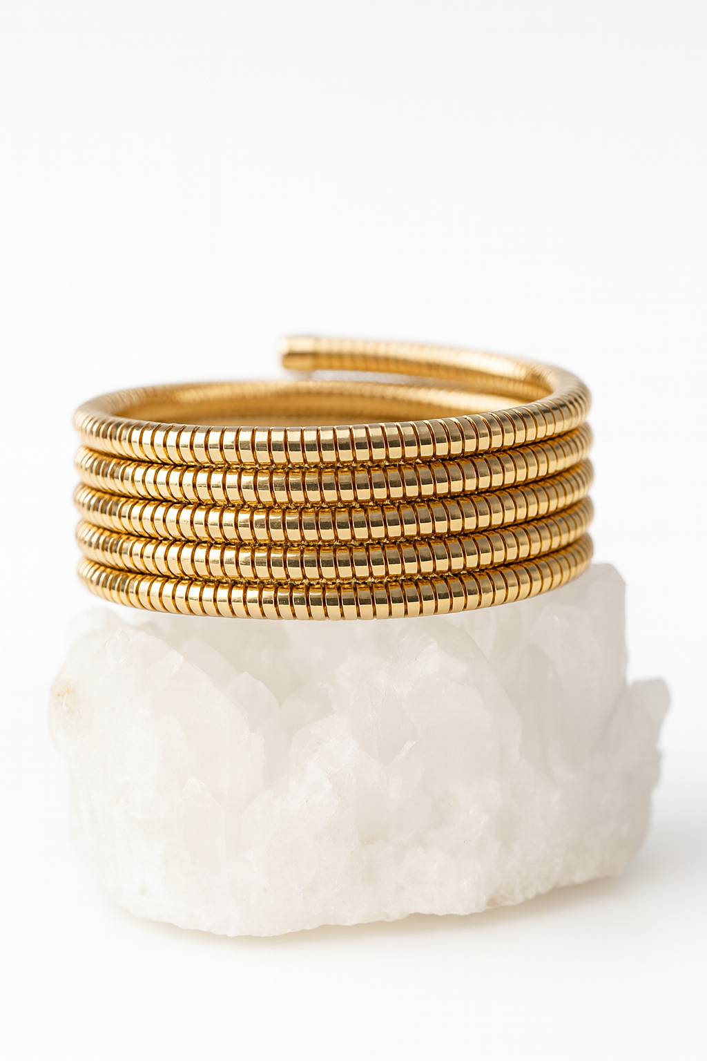 Radiant Coil Gold bracelet